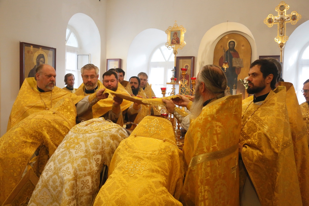 Служение трех архиереев в Свято-Предтеченском храме при Саранской Духовной Семинарии